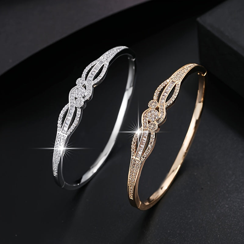 Gold-Tone Women's Bracelet with Sparkling Stones – Elegant Everyday & Party Jewelry