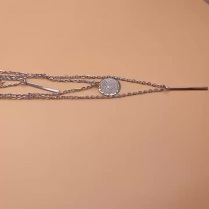 Layered Star & Round Pendant Necklace – Elegant Women’s Jewelry Accessory