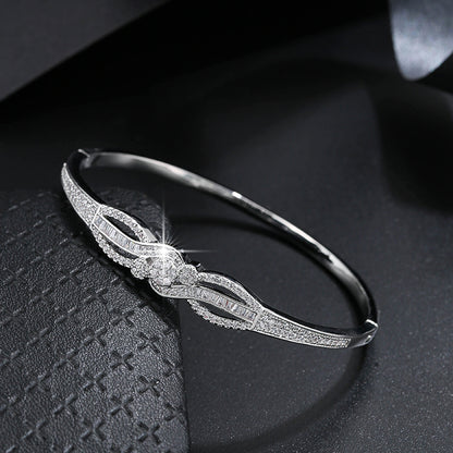 Gold-Tone Women's Bracelet with Sparkling Stones – Elegant Everyday & Party Jewelry