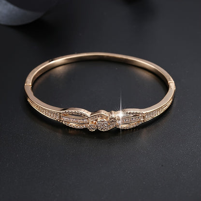 Gold-Tone Women's Bracelet with Sparkling Stones – Elegant Everyday & Party Jewelry
