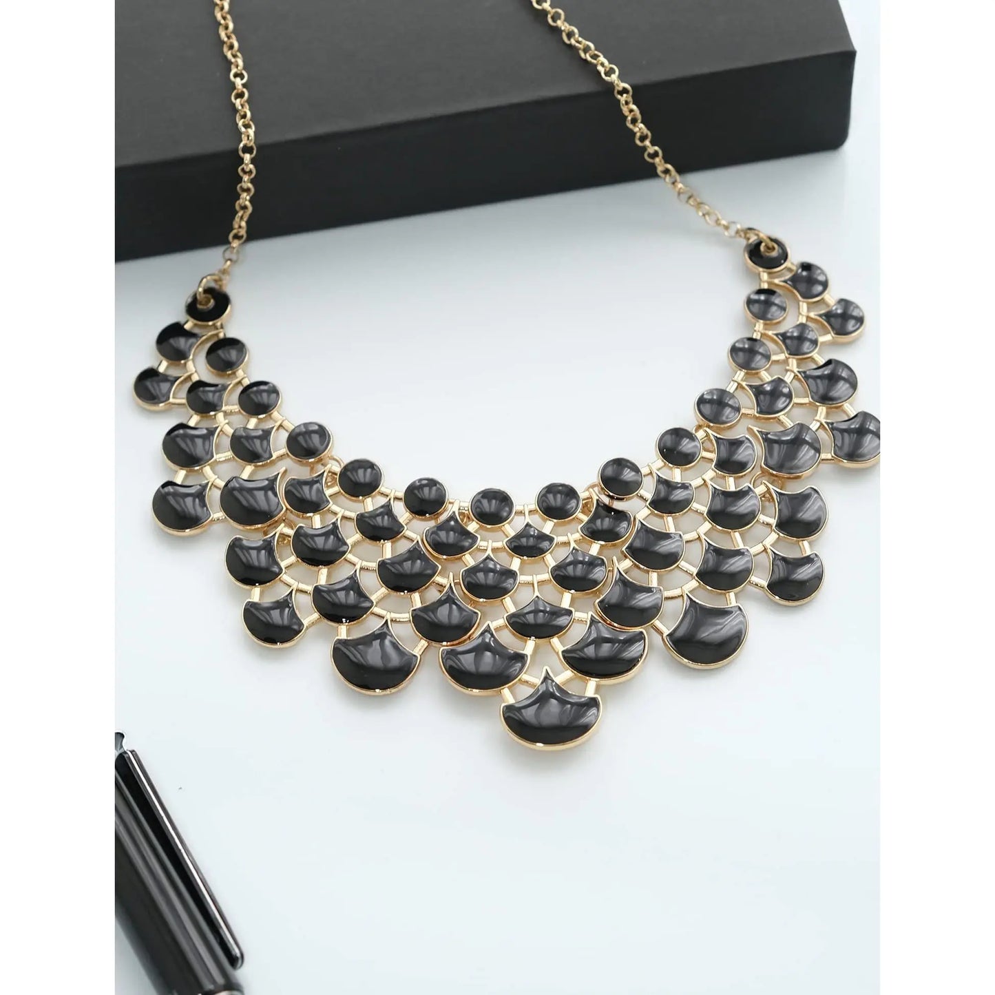 Vintage Openwork Bib Statement Necklace with Collar Design for Women
