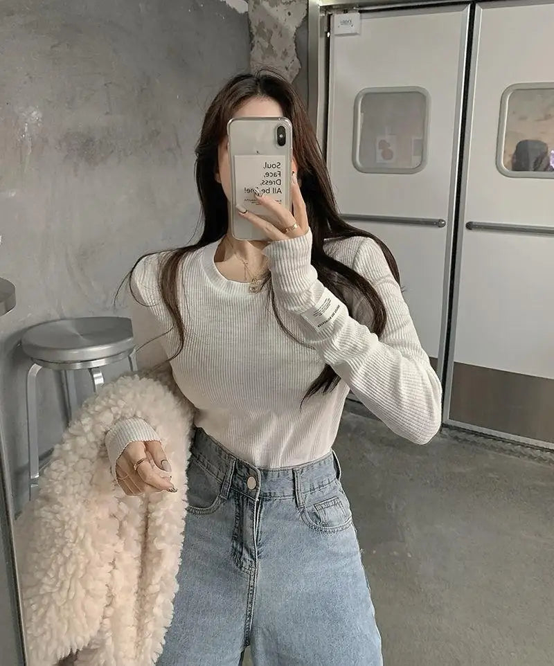 Women's Beige Korean Streetwear T-Shirt – Cute Casual Long Sleeve Top Slim Fit Aesthetic Pullover