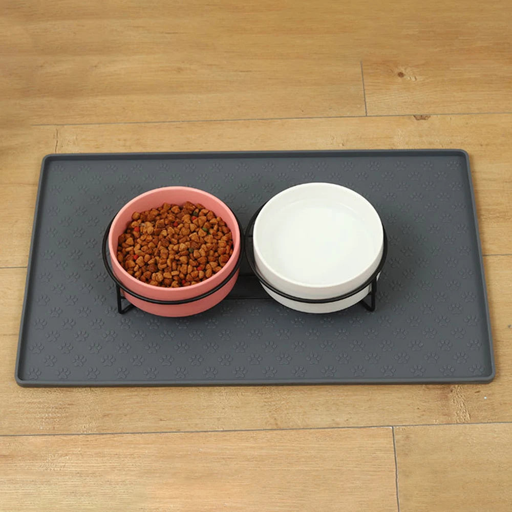 Silicone Pet Feeding Mat – Spill-Proof Paw Print for Cats & Dogs
