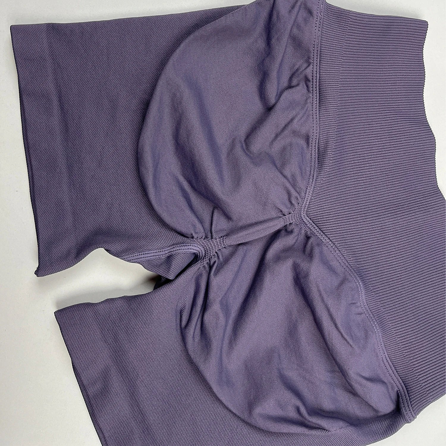 Seamless V-Shape Waist Yoga Shorts 4.5" – Sculpting Low-Rise Workout & Gym Leggings