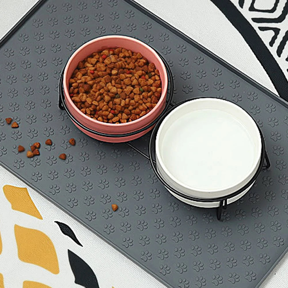 Silicone Pet Feeding Mat – Spill-Proof Paw Print for Cats & Dogs