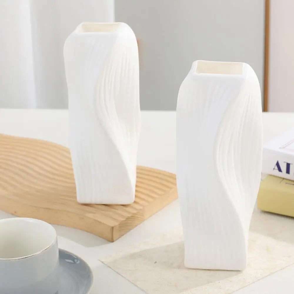 Nordic Plastic Vase Dry Flower Arrangement Vase Hydroponic Bottle White Irregular Aesthetic Vases Pots Living Room Decor Craft