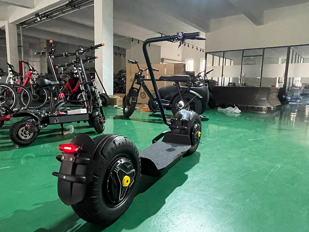 Qiaozhi Newest Design Big Two Wheels Fat Tyre Citycoco 1500W Max Disc Brake Electric Scooters Steel Frame