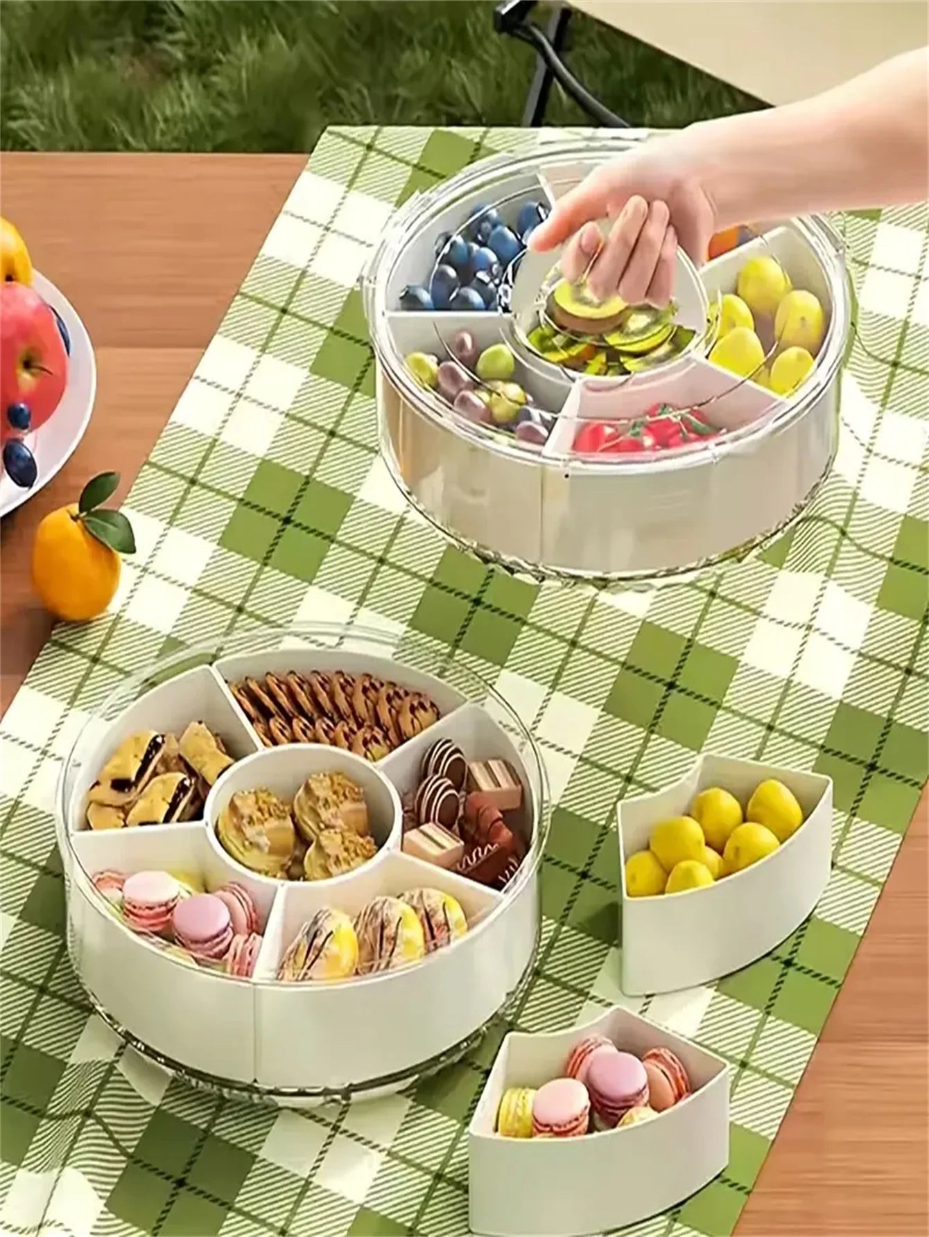 Portable Rotating Snack Tray with Lid – Divided Fruit & Snack Organizer