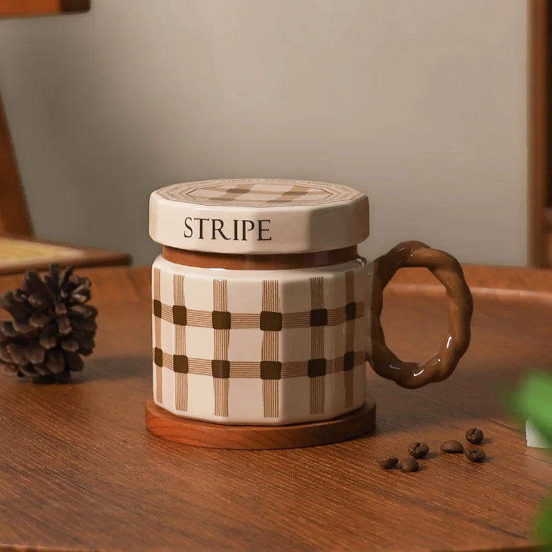 Retro Ceramic Coffee Mug with Lid – Vintage Style Luxury Drinking Cup