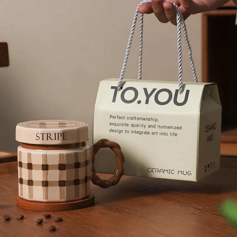 Retro Ceramic Coffee Mug with Lid – Vintage Style Luxury Drinking Cup