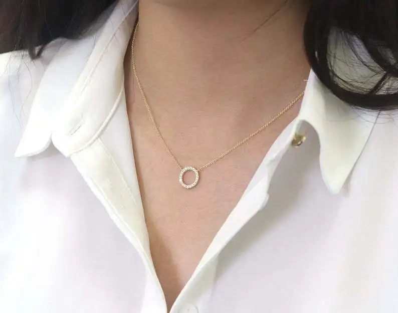 Elegant Gold Circle Crystal Pendant Necklace for Women – Minimalist Party Jewellery Gift