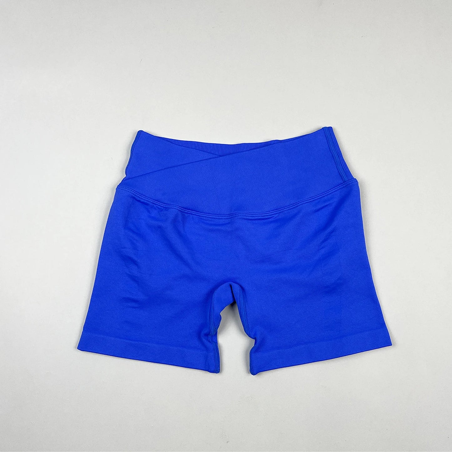 Seamless V-Shape Waist Yoga Shorts 4.5" – Sculpting Low-Rise Workout & Gym Leggings