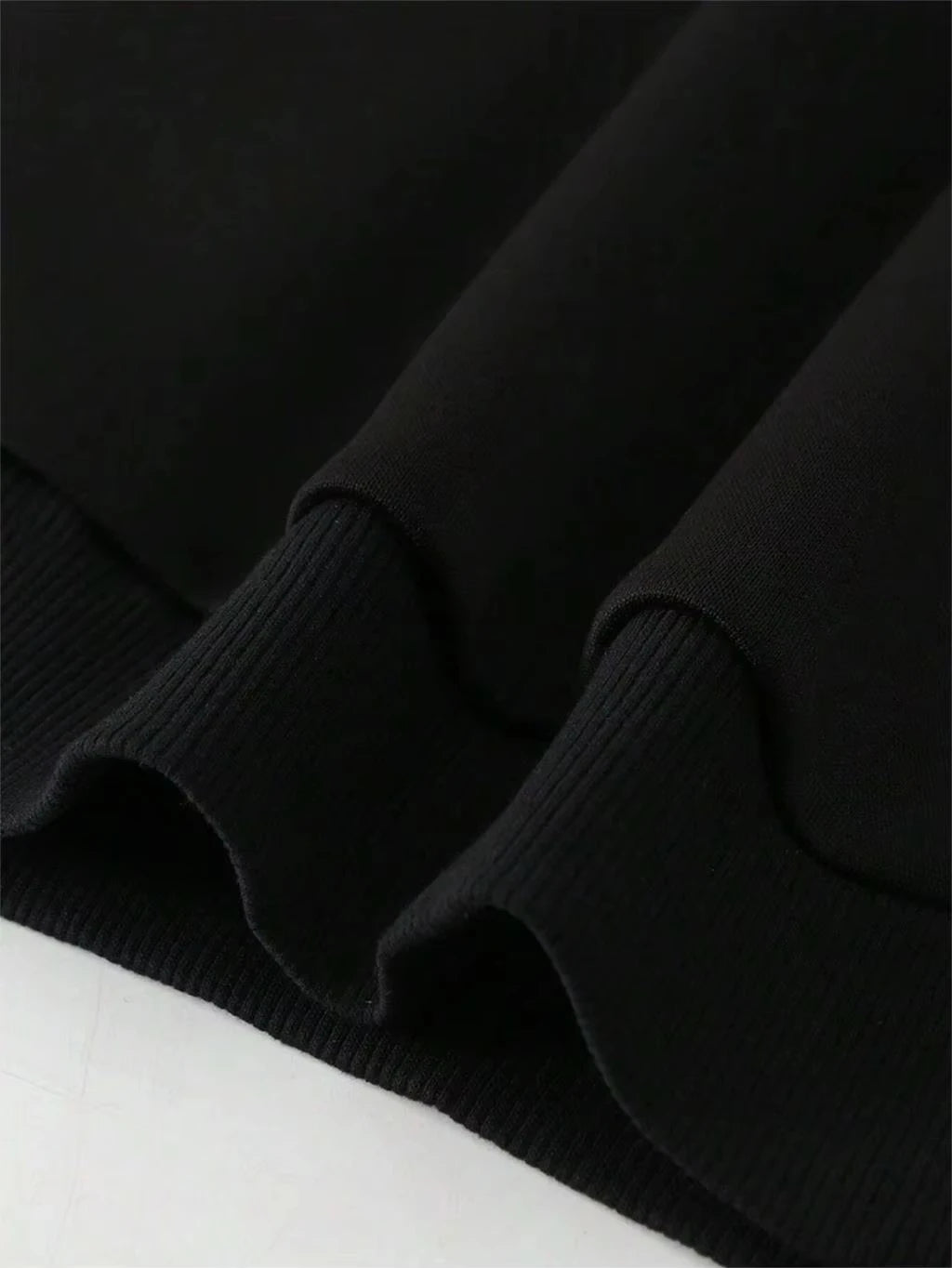 Slim Fit Hooded Sweatshirt for Men and Women Comfortable and Casual for Autumn and Winter Daily Outdoor Travel Top