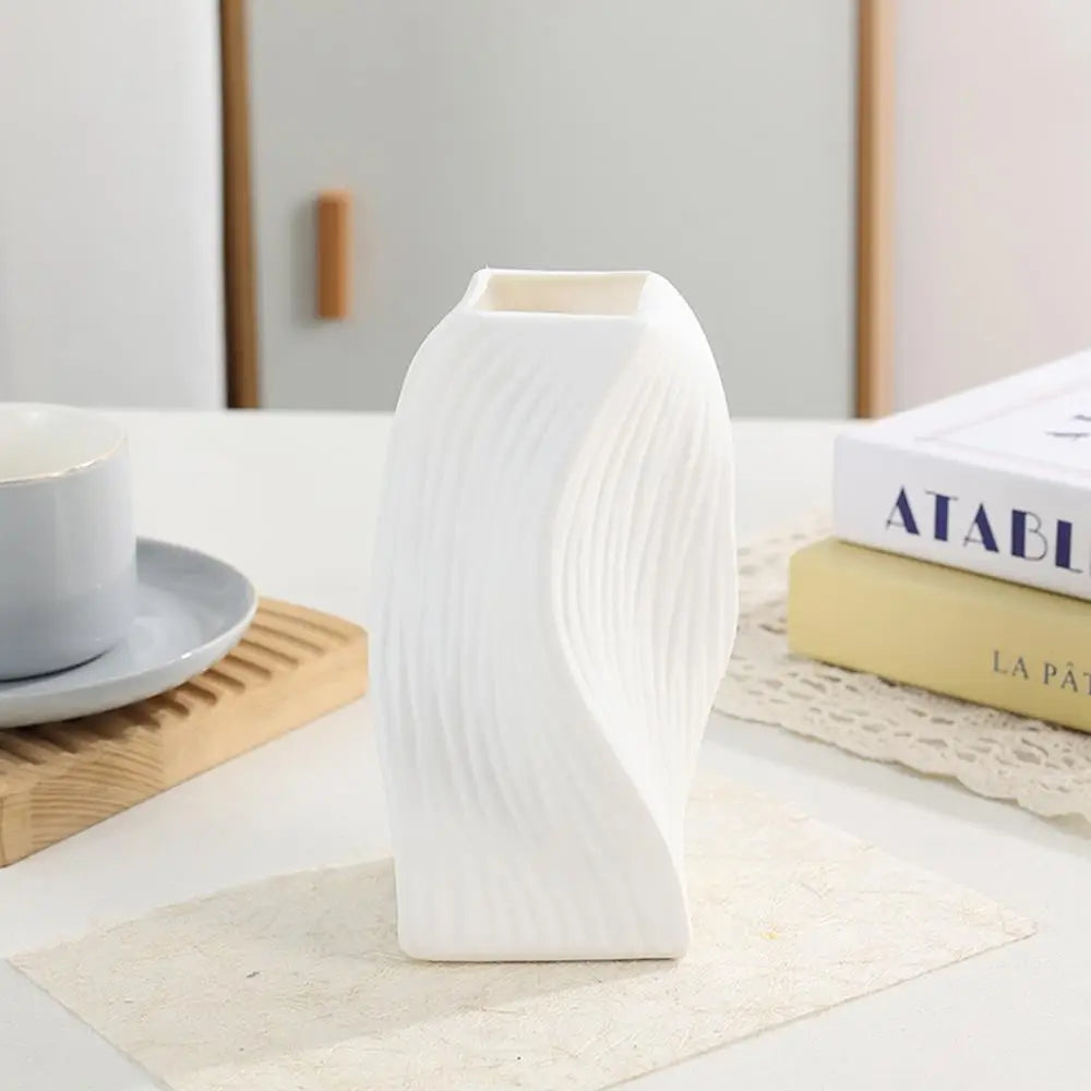Nordic Plastic Vase Dry Flower Arrangement Vase Hydroponic Bottle White Irregular Aesthetic Vases Pots Living Room Decor Craft