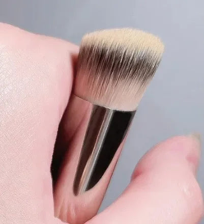 Angled Foundation & Concealer Makeup Brush for Seamless Liquid and Cream Coverage