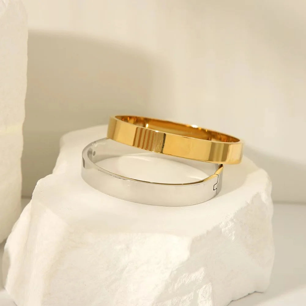 Minimalist Gold-Tone Stainless Steel Bangle Bracelet – Waterproof Oval Design for Women