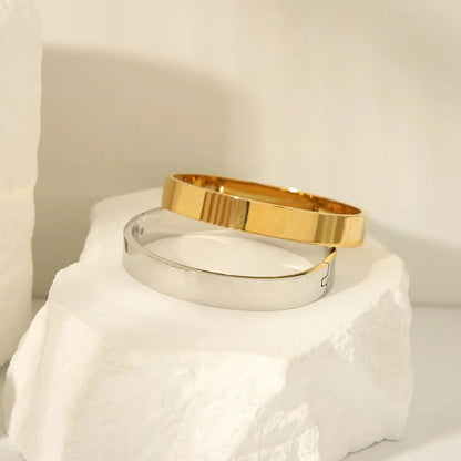 Minimalist Gold-Tone Stainless Steel Bangle Bracelet – Waterproof Oval Design for Women
