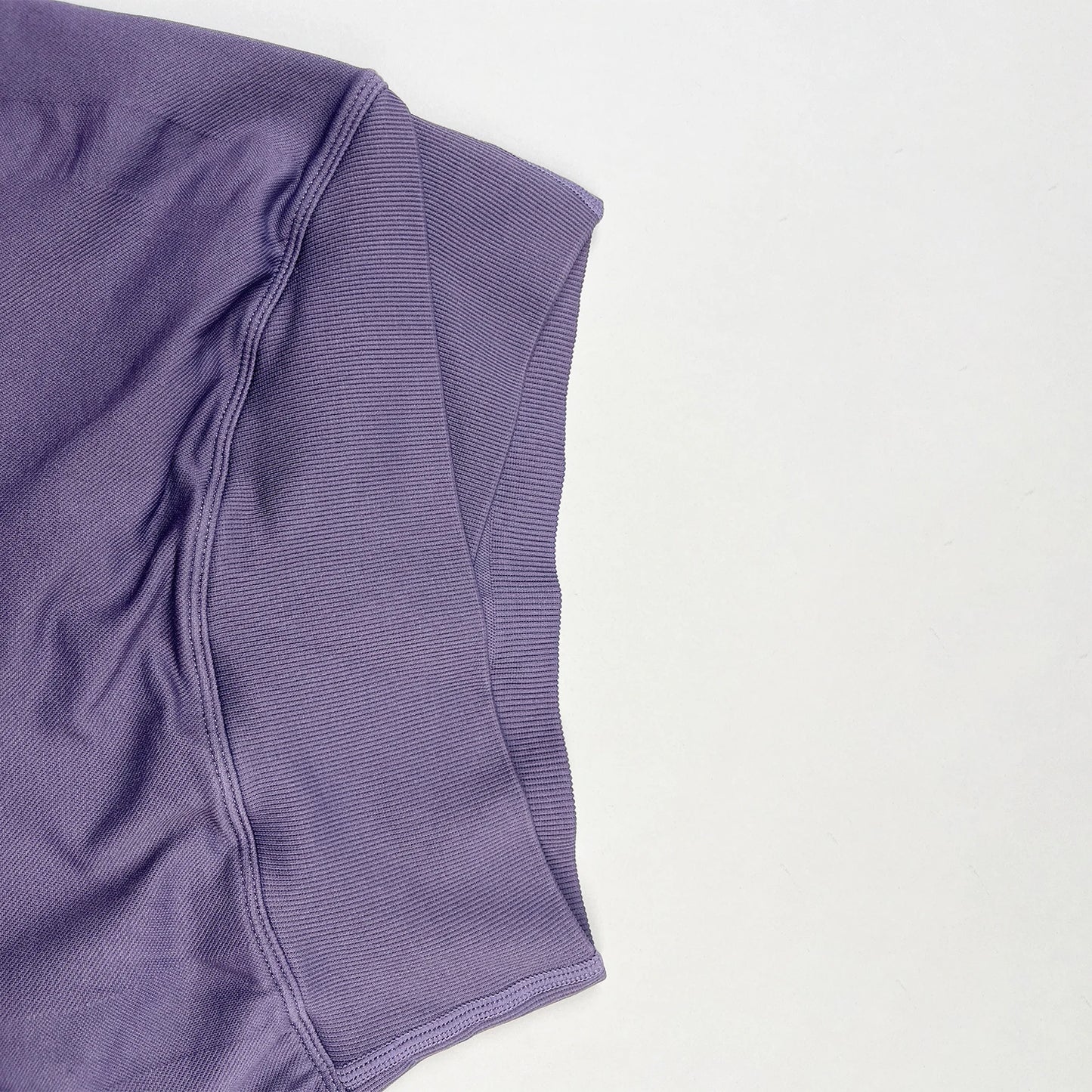 Seamless V-Shape Waist Yoga Shorts 4.5" – Sculpting Low-Rise Workout & Gym Leggings