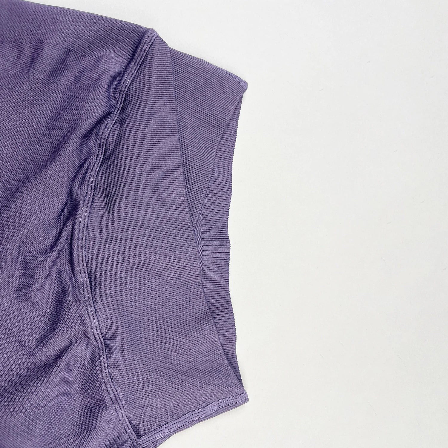 Seamless V-Shape Waist Yoga Shorts 4.5" – Sculpting Low-Rise Workout & Gym Leggings