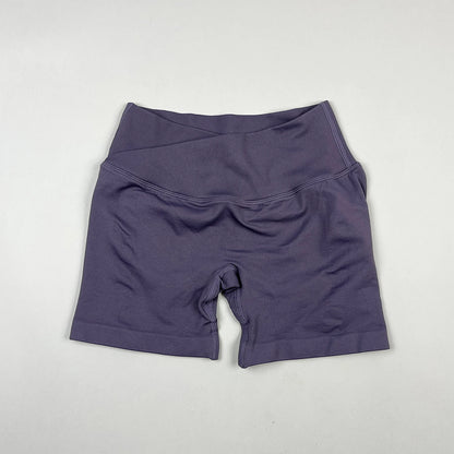 Seamless V-Shape Waist Yoga Shorts 4.5" – Sculpting Low-Rise Workout & Gym Leggings