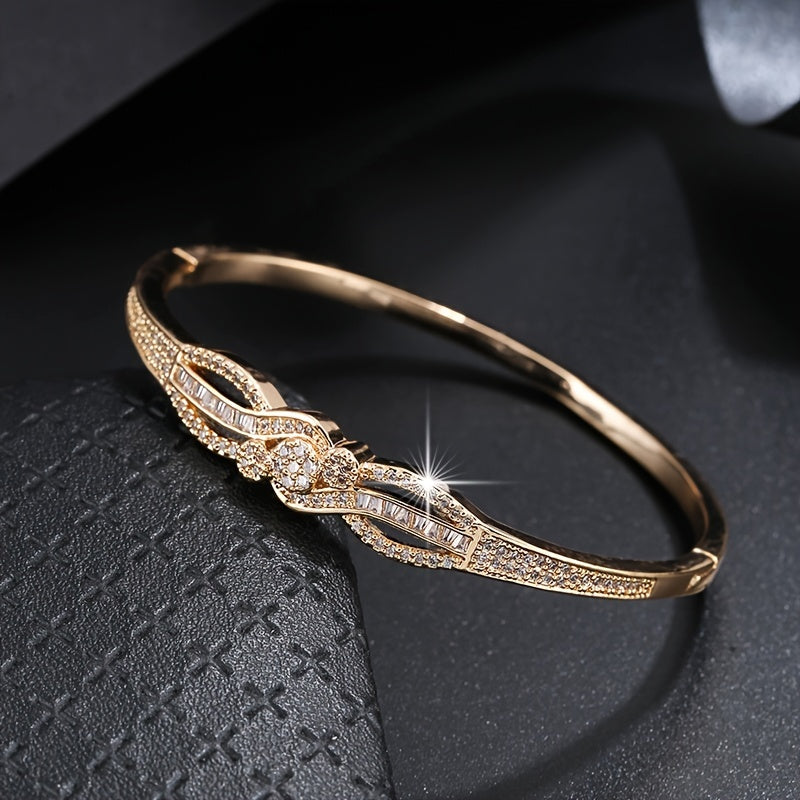 Gold-Tone Women's Bracelet with Sparkling Stones – Elegant Everyday & Party Jewelry