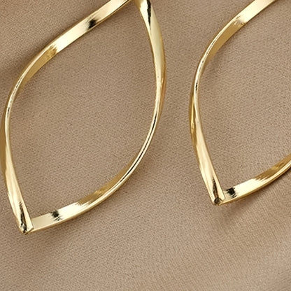 Elegant Hollow Twisted Dangle Earrings – Simple Gold Plated Jewelry for Women